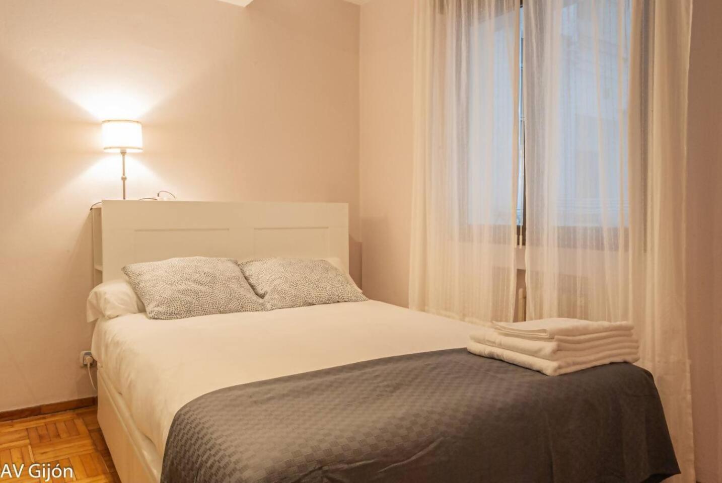 Av Aguado 44 Apartment กิฮอน ภายนอก รูปภาพ