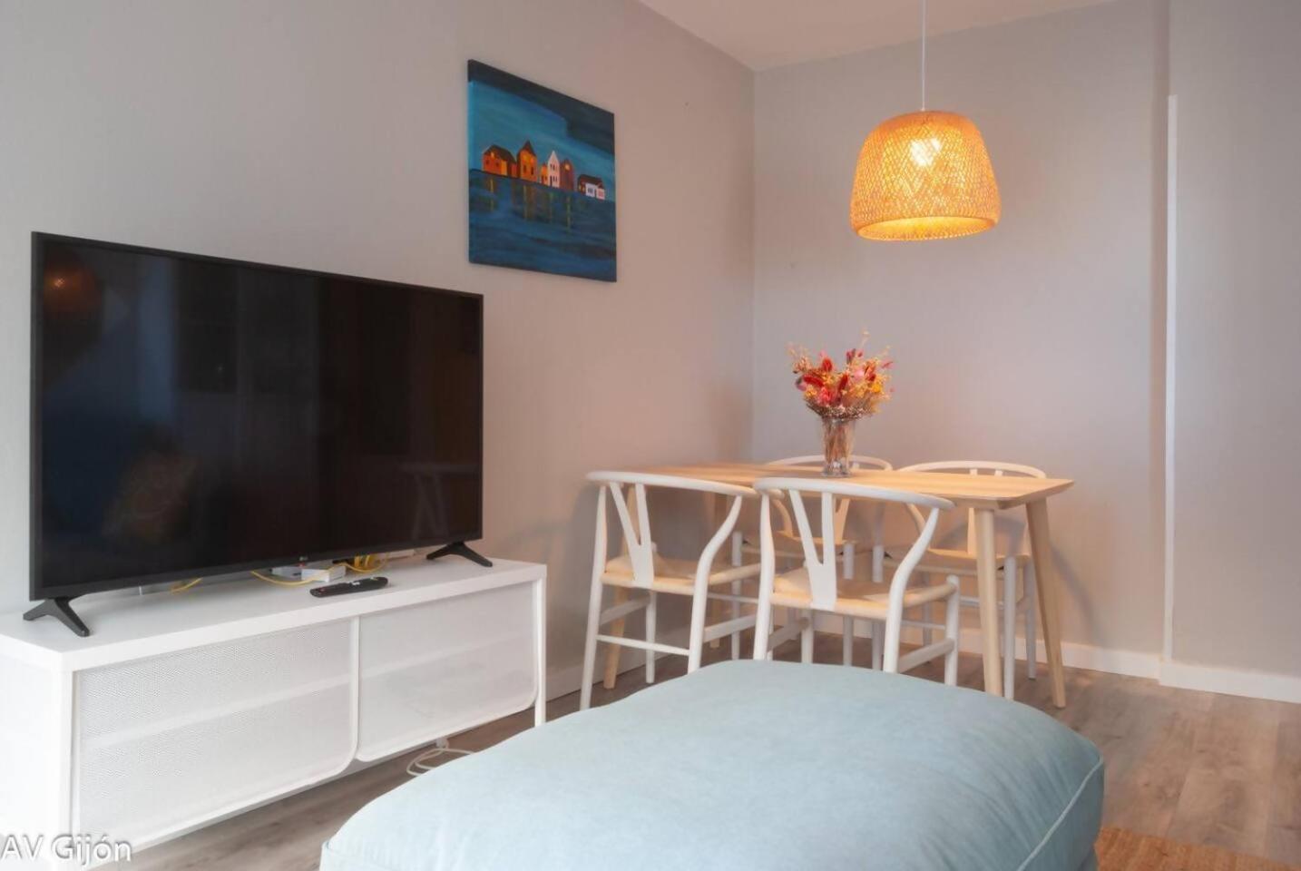 Av Aguado 44 Apartment กิฮอน ภายนอก รูปภาพ