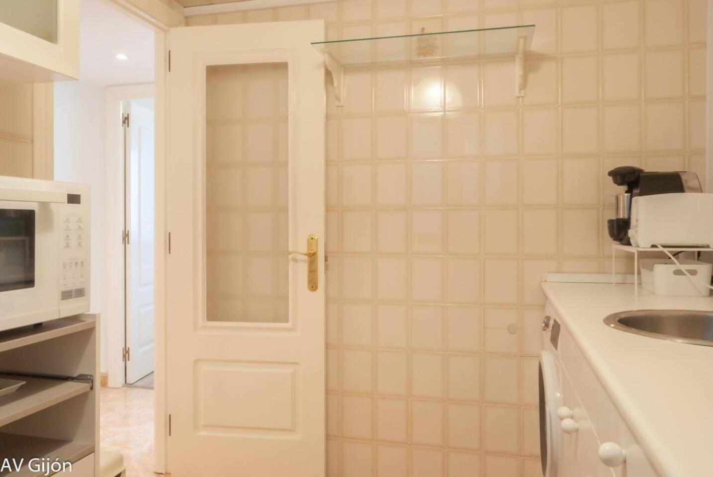Av Aguado 44 Apartment กิฮอน ภายนอก รูปภาพ