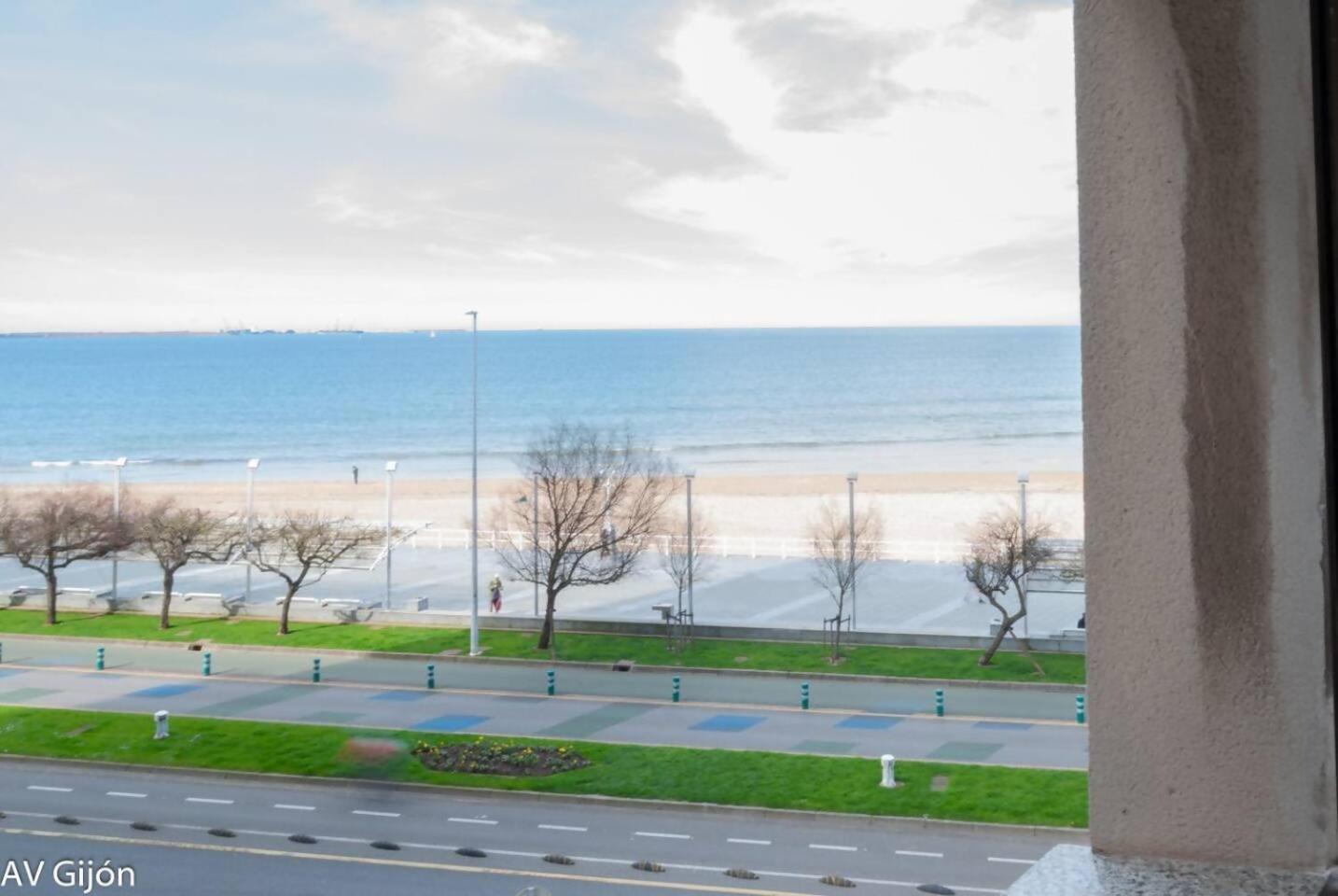 Av Aguado 44 Apartment กิฮอน ภายนอก รูปภาพ