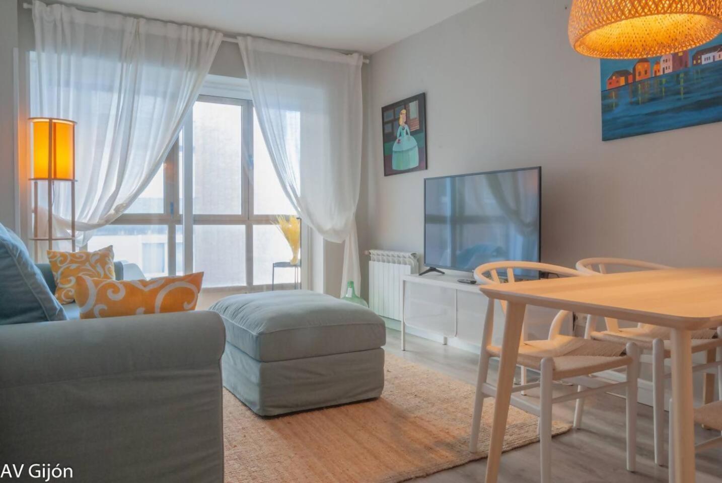 Av Aguado 44 Apartment กิฮอน ภายนอก รูปภาพ